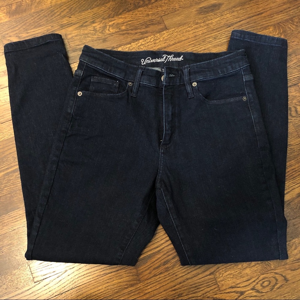 NEVER BEEN WORN! High Rise Skinny Jeans
